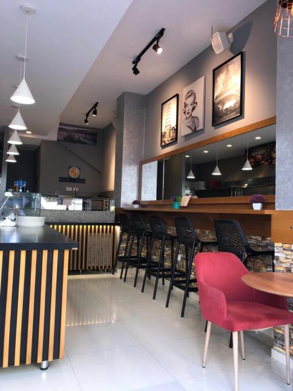 Bar-Caffè | Pizzeria | Fast Food in Affitto. Asse stradale Buz, FRESK 650 E