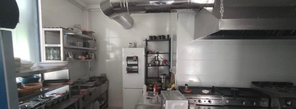 AMBIENTBIZNESI ME QERA 150 M2 MYSLYM SHYRI