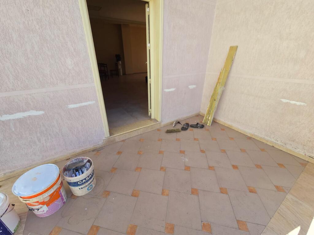 AMBJENT BIZNESI ME QERA BUZE RRUGËS TEK KRYQI I KUQ DURRES