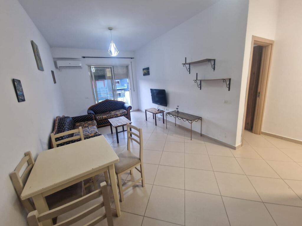 Appartamento 1+1 in vendita di fronte a Amerikan 3, al Golden Park