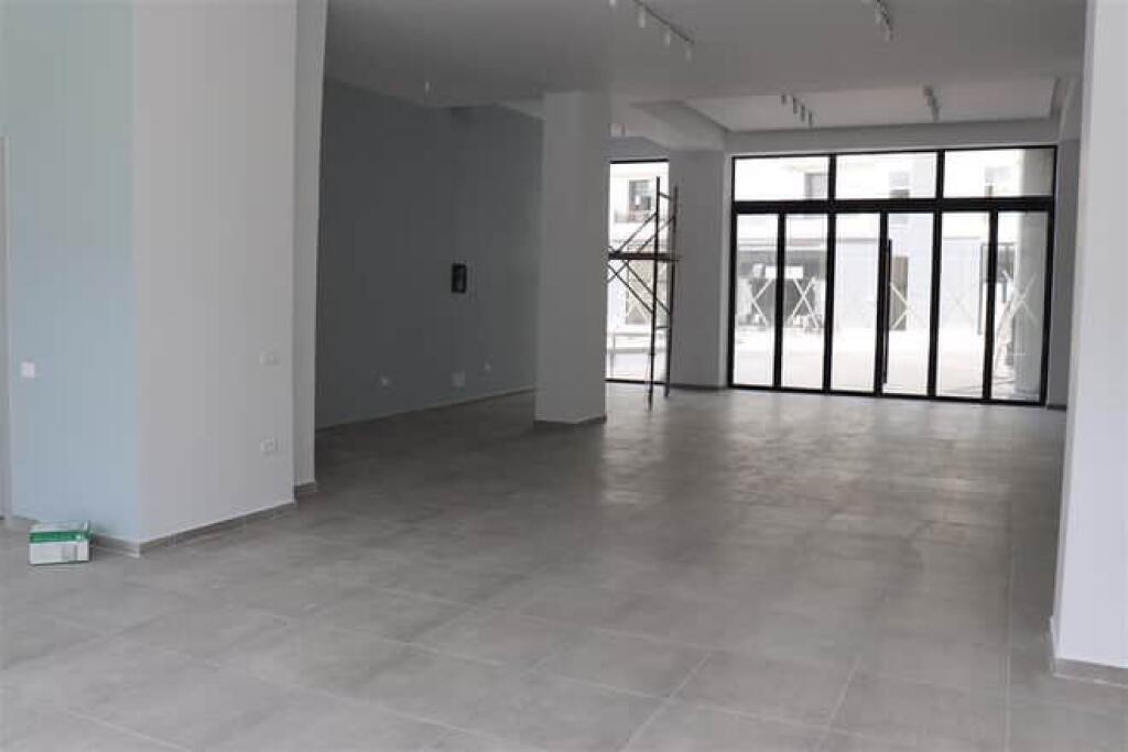 AMBIENT PER QERA TE KOMPLEKSI STAR