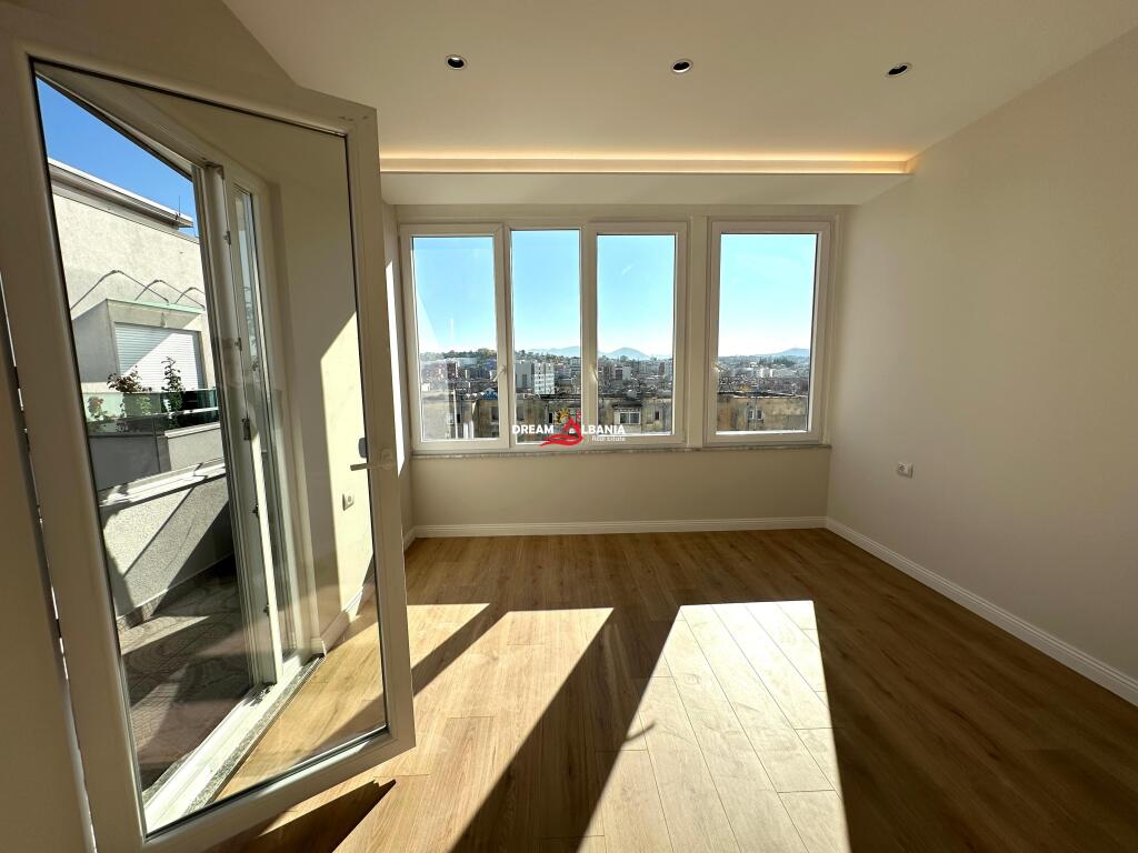 For sale a super apartment 3+1 at Xhamlliku - Tirana