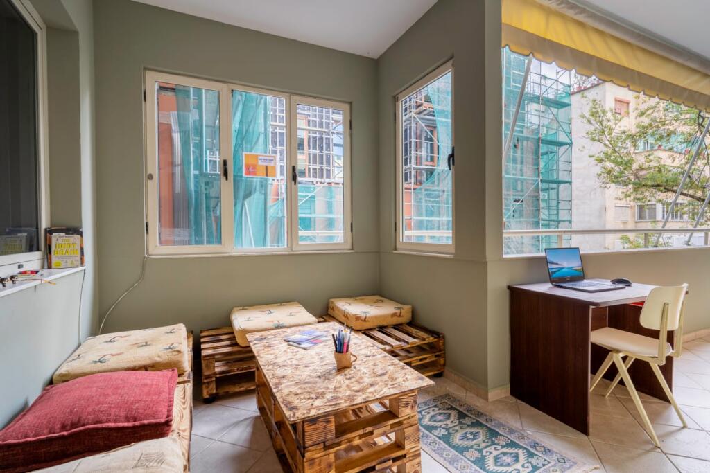 APARTMENT FOR RENT 4+1 +VERANDA BLOCK NEAR LSI