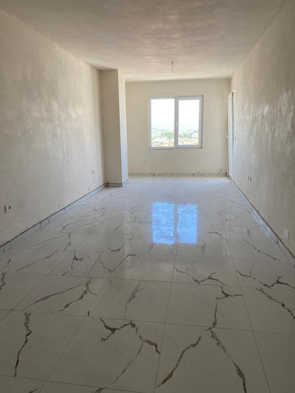 Apartment for sale 1+1 in Kamez