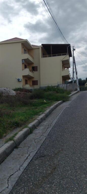 For sale a 3-story house in Mezez, Kasem Shima school.
