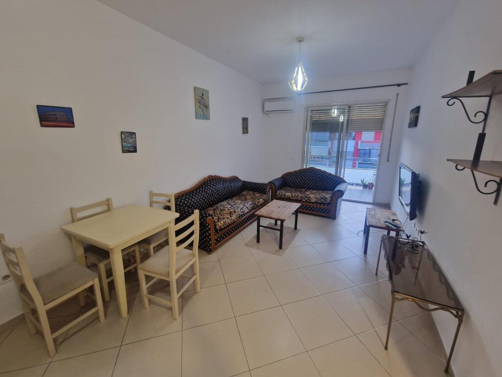 Appartamento 1+1 in vendita di fronte a Amerikan 3, al Golden Park