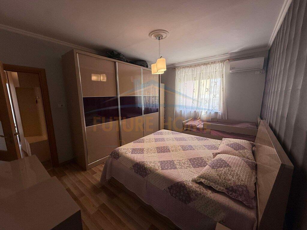 in affitto, Appartamento 1+1, Edificio con Freccia.