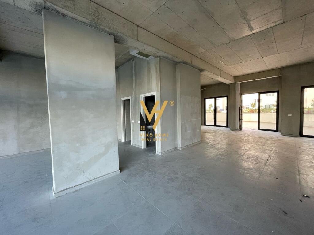 SPACE OF 186 M2 FOR RENT AT UNAZA E RE