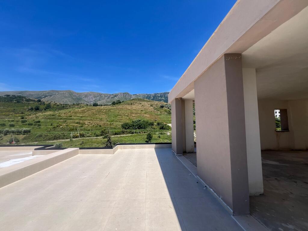 Penthouse for sale in Radhime