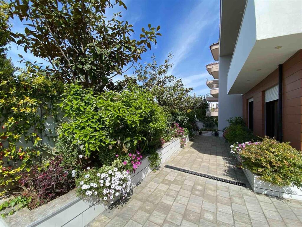 Vendita villa a Tirana vicino al Venue Club