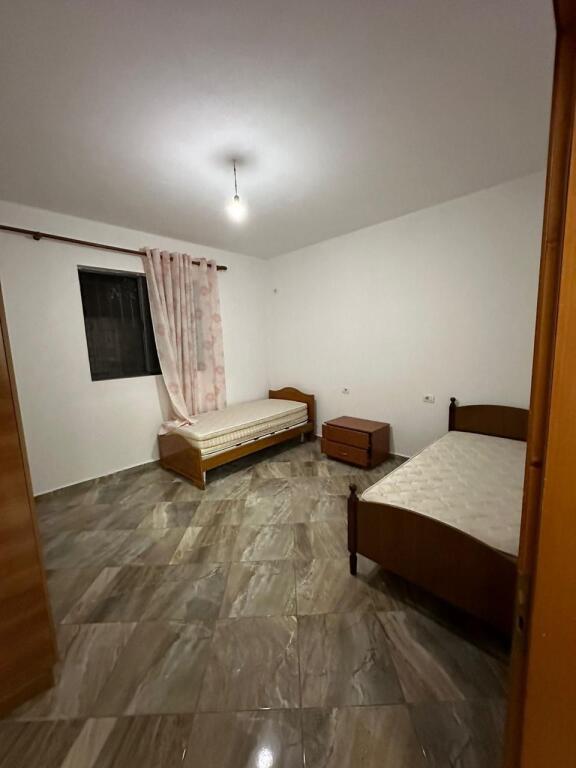 Jepet kati 1 i nje shtepie private (2+1) ne Allias, rruga Pavllo Pavlli
