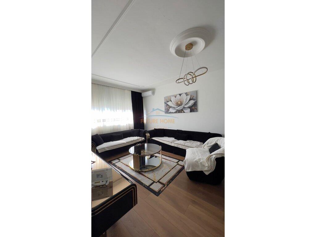 Shitet, Apartament 2+1, Porcelan, Tirane.