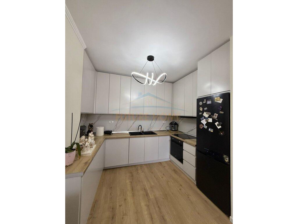 For sale, Apartment 2+1, Fratari Complex, Unaza e Re