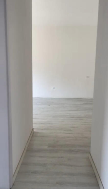 2+1+2 apartment is offered at the Dinamo complex for offices