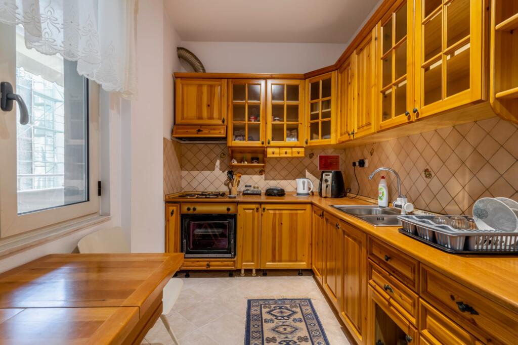 APARTMENT FOR RENT 4+1 +VERANDA BLOCK NEAR LSI