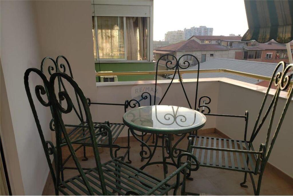 APARTAMENT 2+1 PER QIRA NE BLLOK
