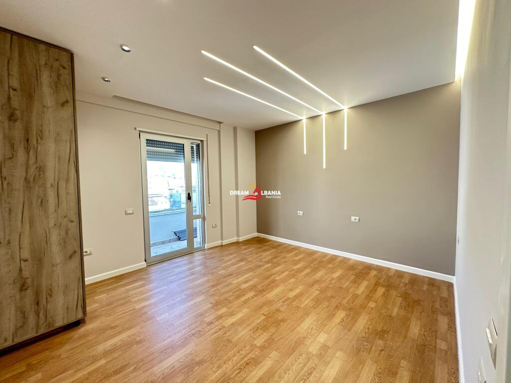 For sale a super apartment 3+1 at Xhamlliku - Tirana