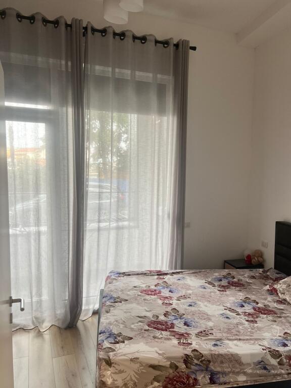 Apartament 1+1 me qira tek Kontakti