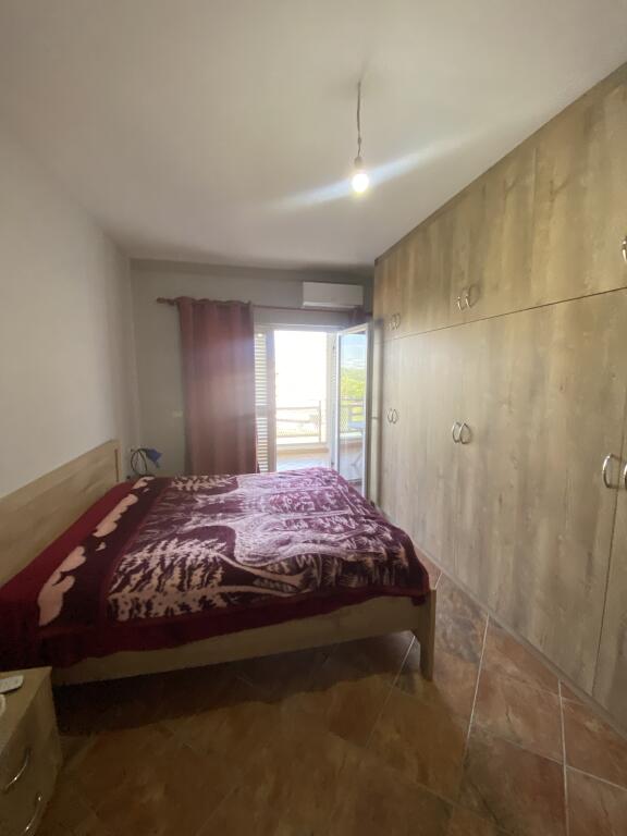 2+1, furnished, with parking, dry lake.