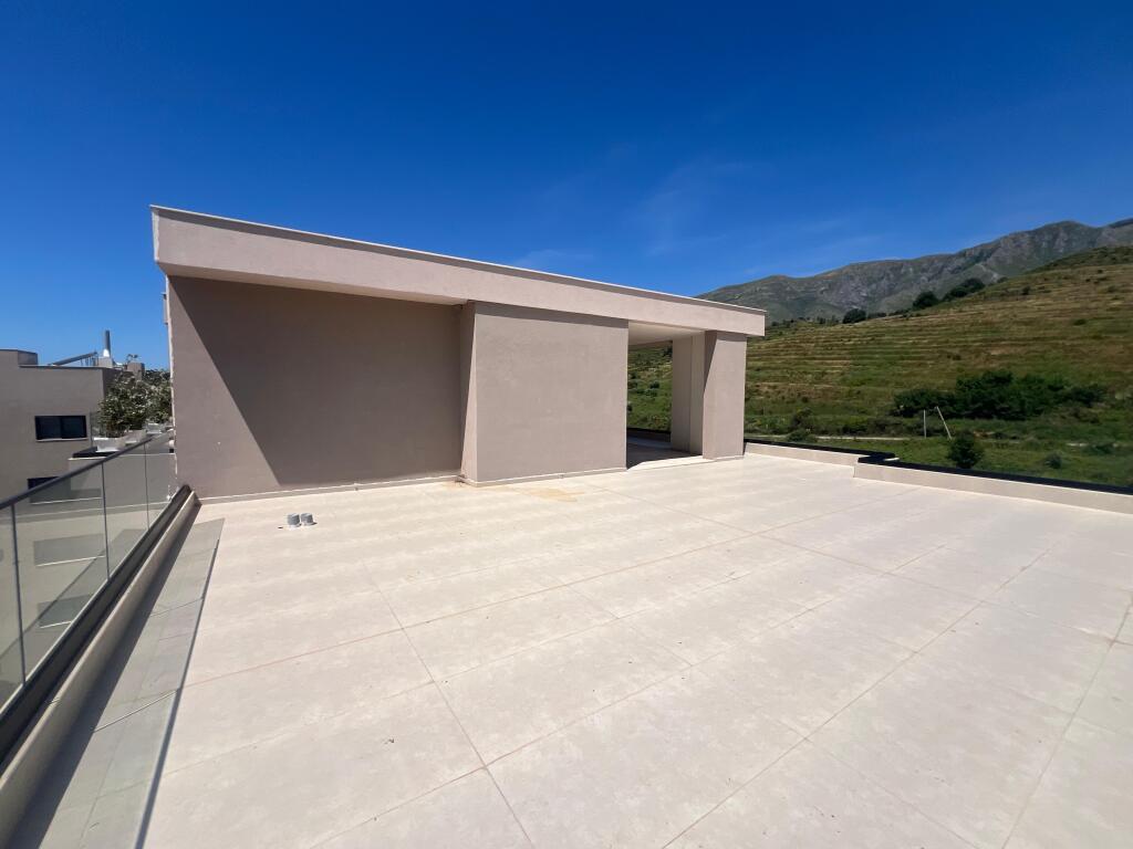 Penthouse for sale in Radhime