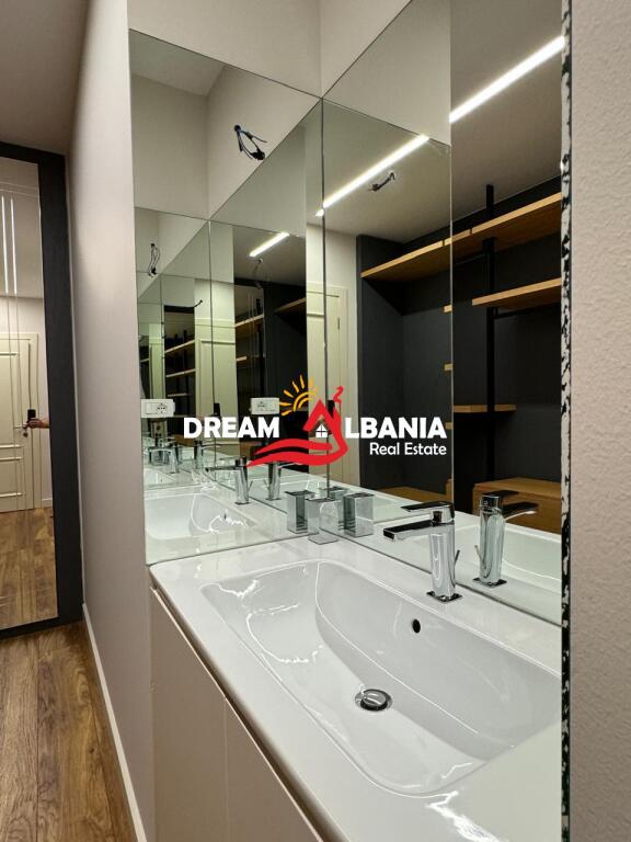 Luksoz Apartment 3+1+2 wc for sale in Bllok, near Sky Tower in Tirana