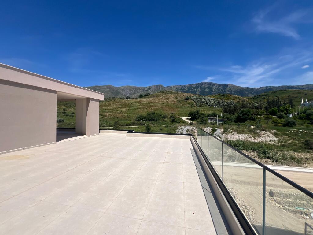 Penthouse for sale in Radhime