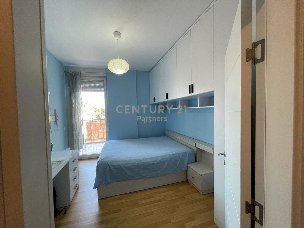 AFFITTIAMO APPARTAMENTO 2+1+2 IN VIA 21 DICEMBRE