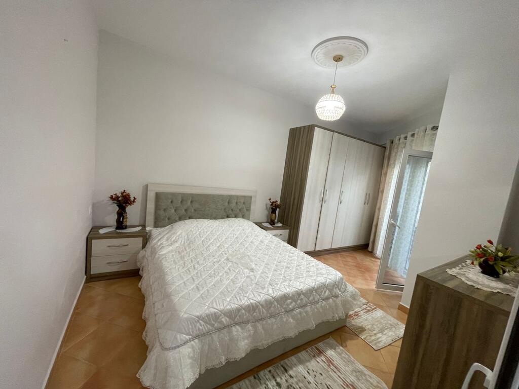 Jepet apartament 1+1 me qera tek Liqeni Thate, Radissoni