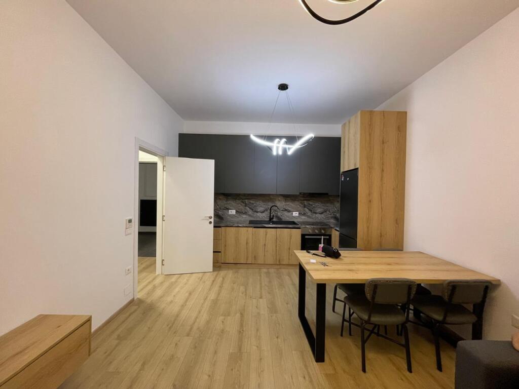 1+1 apartment with parking space for rent near Farmacia10