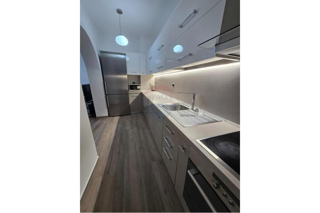 1+1 apartment for rent at Pazari i Ri!