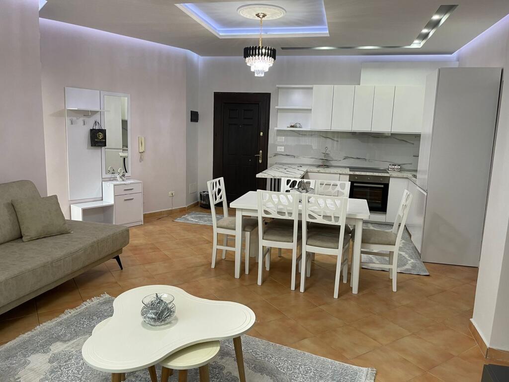 Jepet apartament 1+1 me qera tek Liqeni Thate, Radissoni
