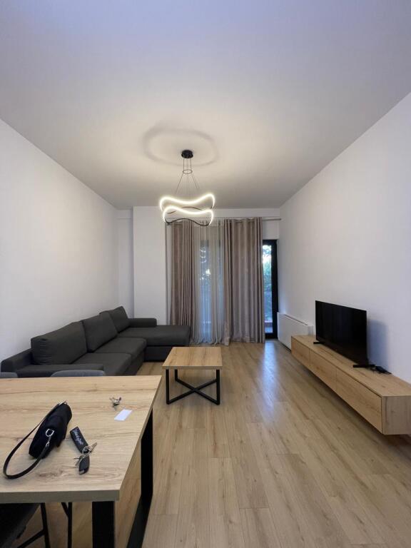 1+1 apartment with parking space for rent near Farmacia10