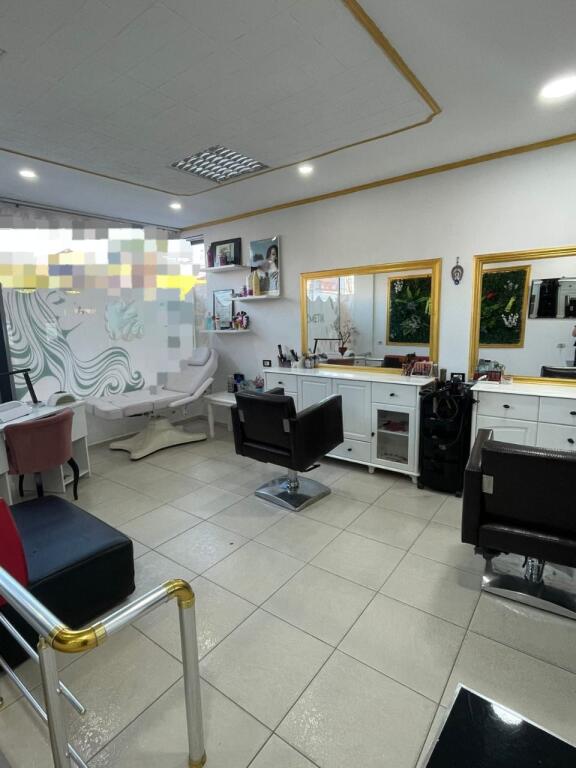 Parukeri Me Qera Ne Kamez (ID BD21715) Tirane