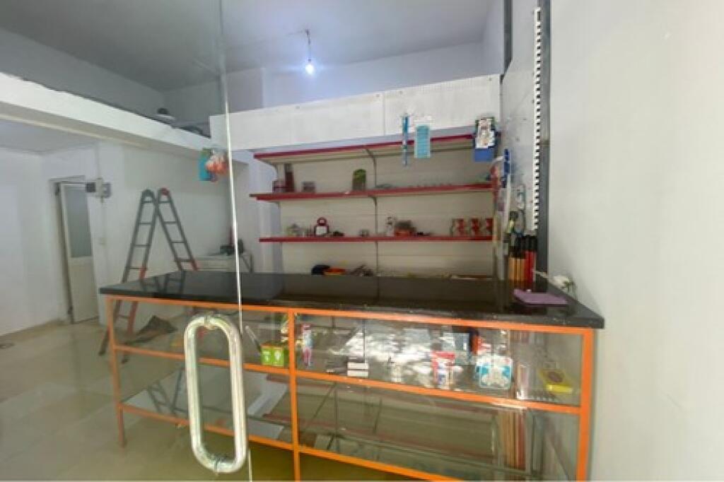 Shop for rent in Astri!