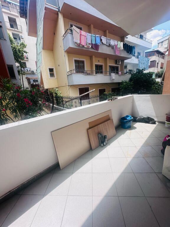 Apartamenti 2+1 për qira, Kodra e Diellit pranë kopështit botanik