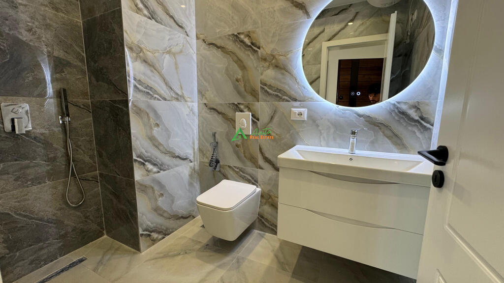 Shitet Apartament 1+1 – Astir, "2 Palmat"