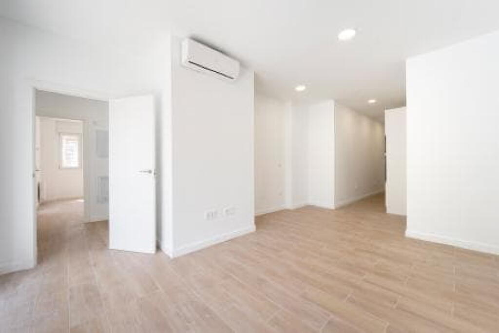 Ufficio in Affitto 2+1 presso Garden Building (ID BZ2622) Tirana