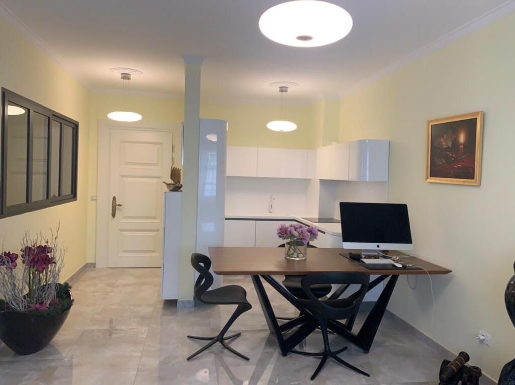 Jepet Me Qera Apartament 2+1+1 Ballkon