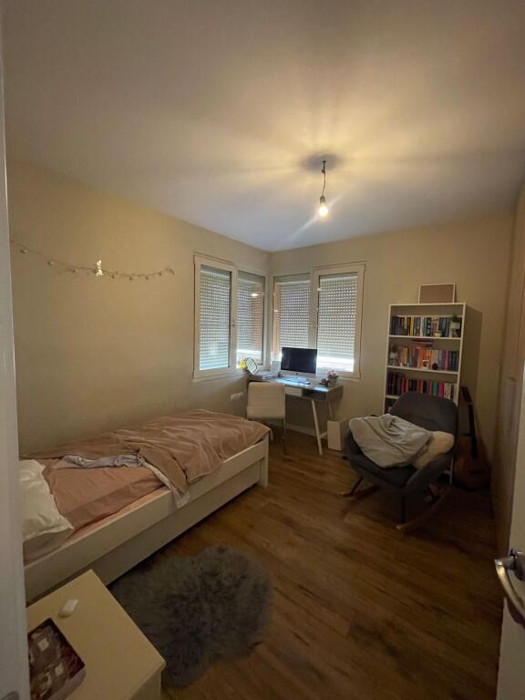 Shitet super apartament 3+1+2+verande+garazhd tek Pavaroti, kopshti Botanik