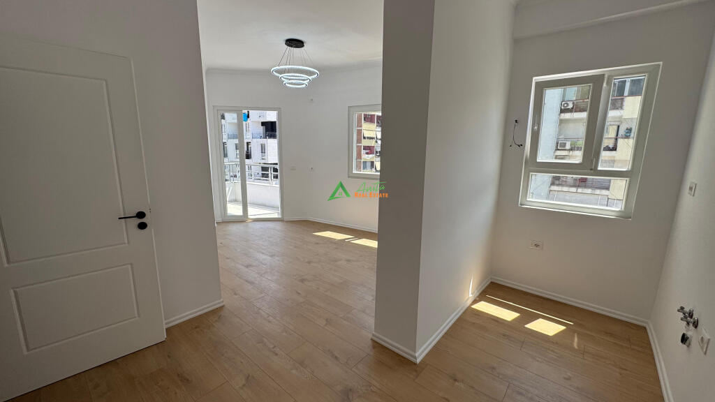 Shitet Apartament 1+1 – Astir, "2 Palmat"