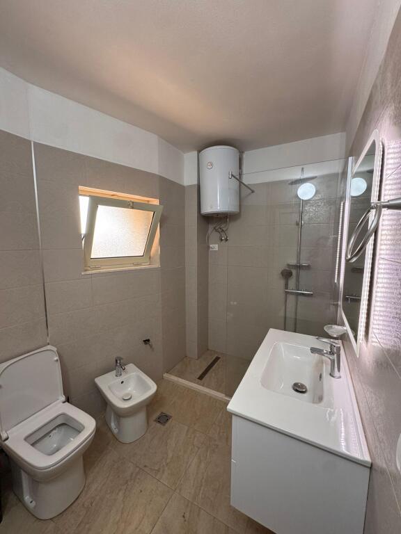 Appartamento 2+1 in affitto, Via Mine Peza, vicino all'Ufficio del Pubblico Ministero