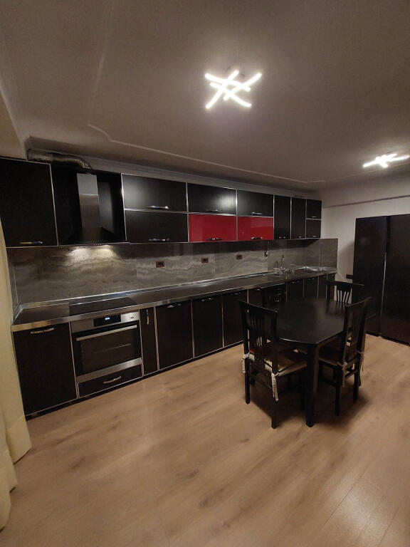 Apartament Ne Shitje 2+1 Tek Myslym Shyri (ID B120685) Tirane