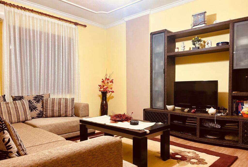 Apartment 2+1 for rent, Jordan Misja Street, near the train station.
