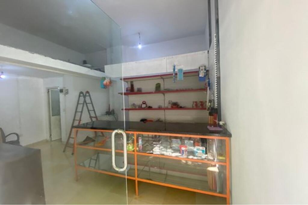 Shop for rent in Astri!