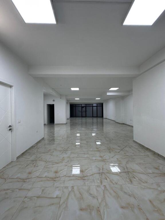 ZYRE ME QERA 230 M2 SELVIA