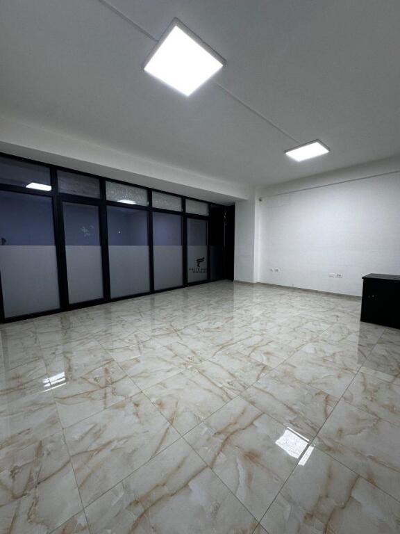 ZYRE ME QERA 230 M2 SELVIA