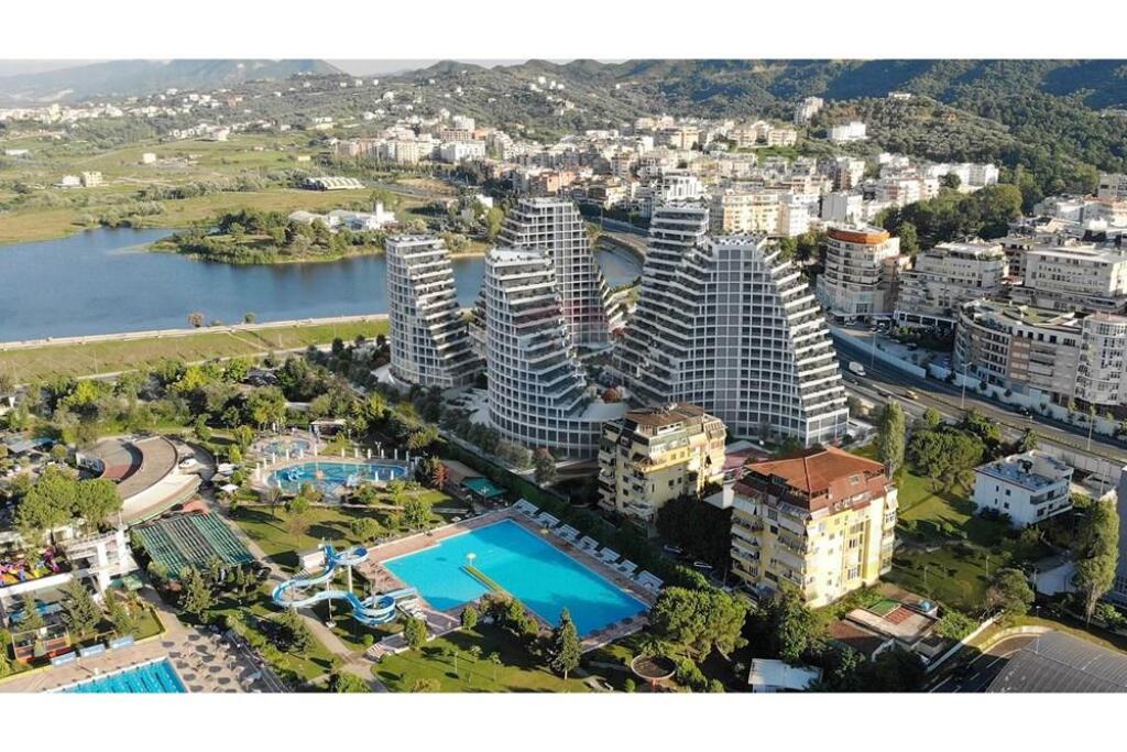 FOR SALE APARTMENT LAKE VIEW RESIDENCE