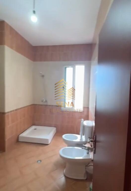 Shitet, Apartament 2+1, Fresk