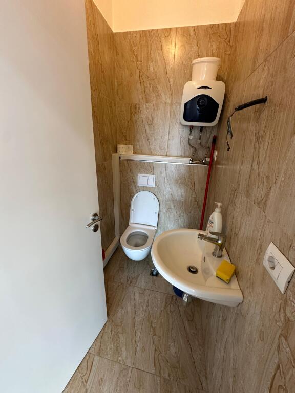 Japim me qera zyre 40 m2 ne Porcelan