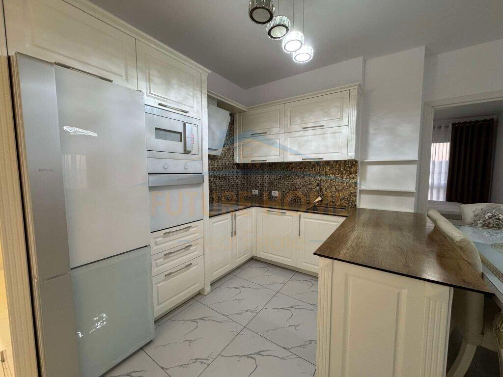 For sale, Apartment 2+1+Parking Space, Zogu i Zi, Tirana